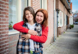 Oekraïense vluchtelingen - vierkante foto Illja en Kateryna 